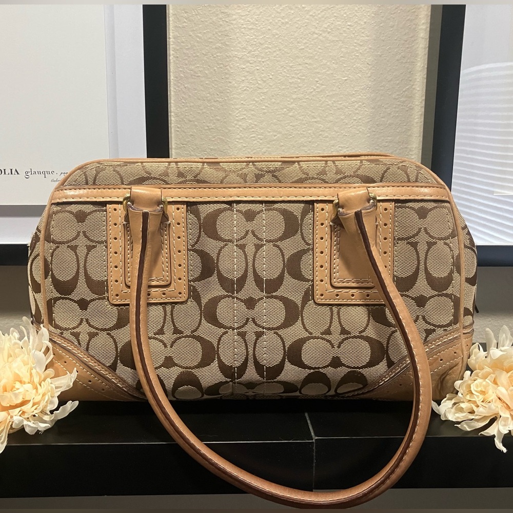 Coach light brown Leather handbag